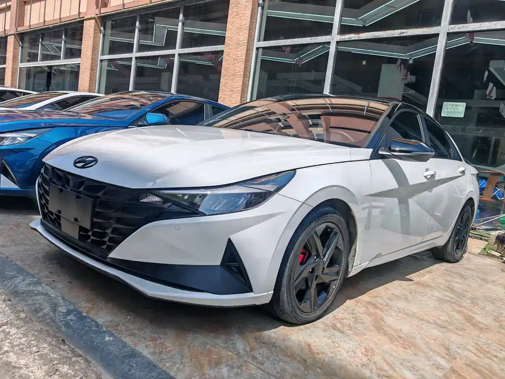 Hyundai Elantra 2023