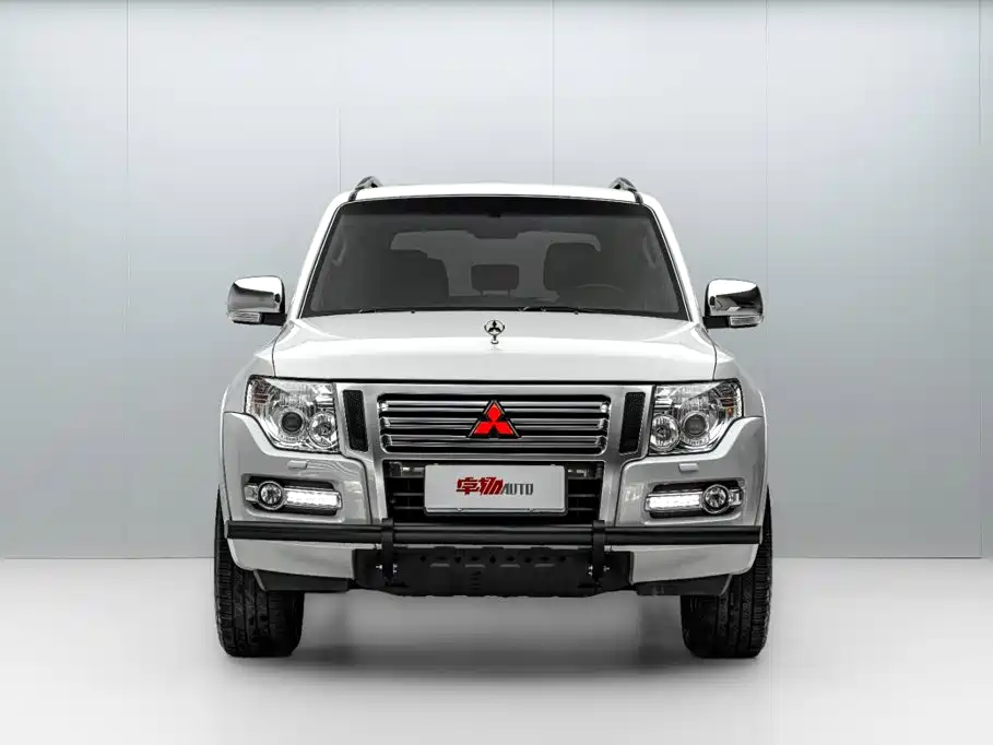 Mitsubishi Pajero (Import) — миниатюра 2