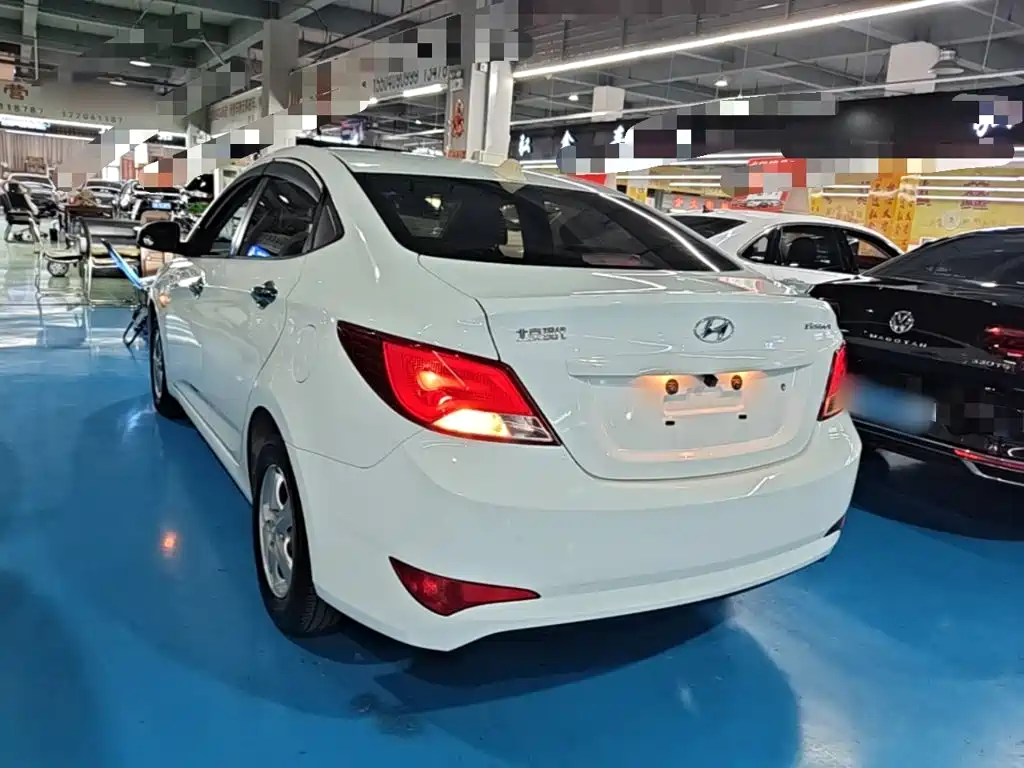 Hyundai Verna — миниатюра 5
