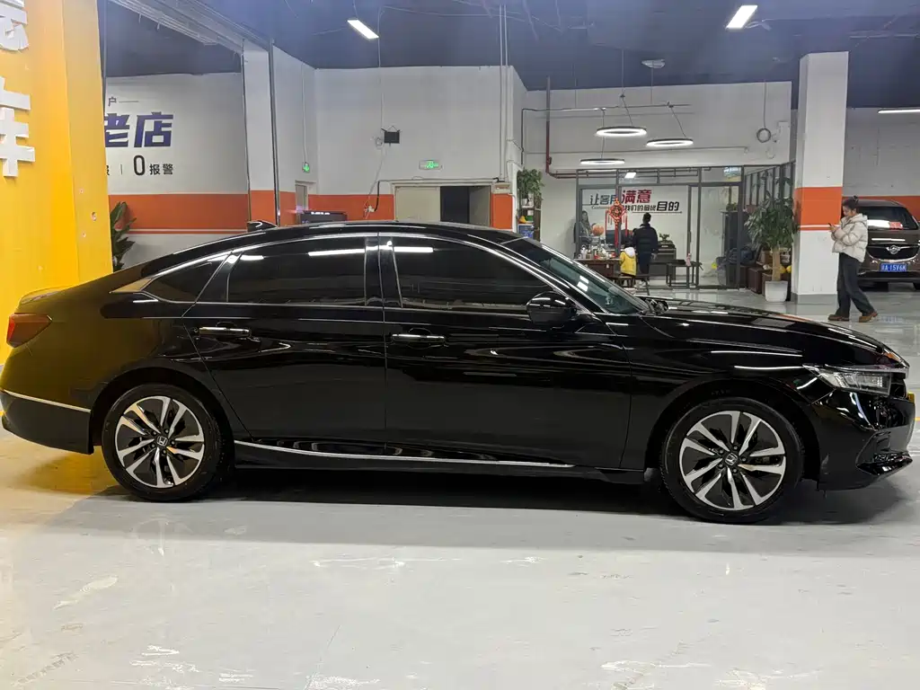 Honda Accord — миниатюра 8