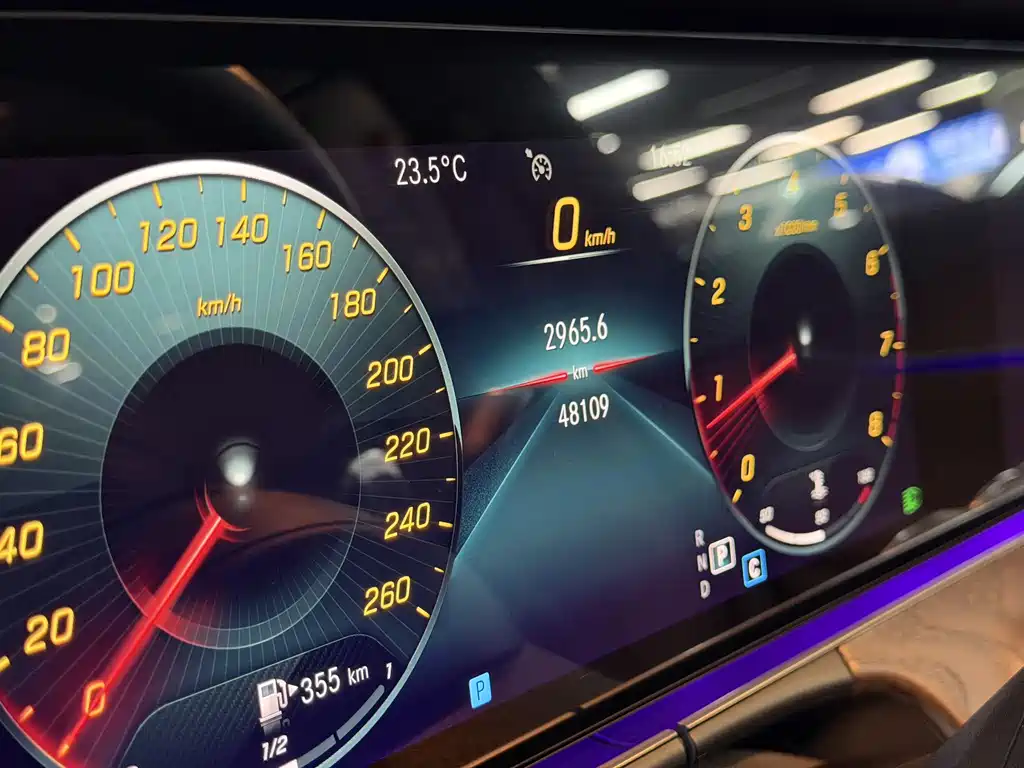 MERCEDES-BENZ E CLASS