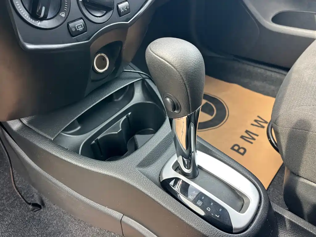Nissan Livina — миниатюра 12