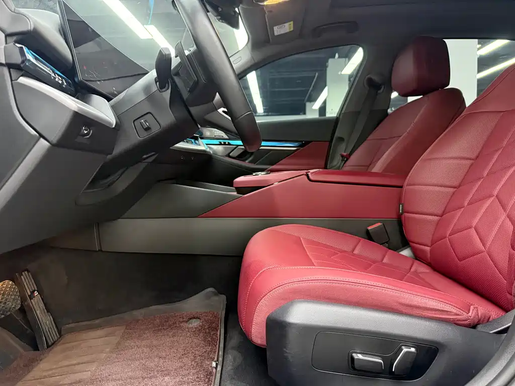 BMW 5 Series — миниатюра 5