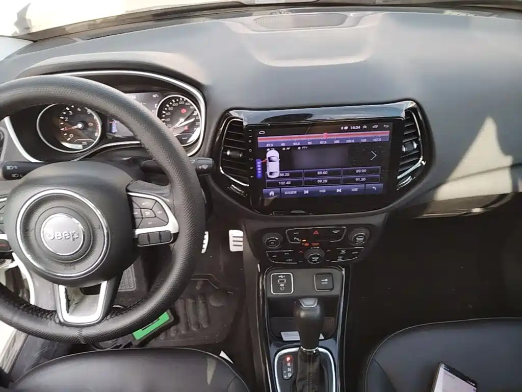 Jeep Compass — миниатюра 10
