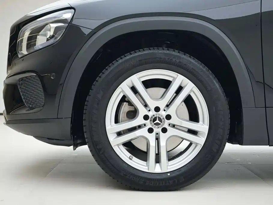 Mercedes-Benz GLB — миниатюра 13
