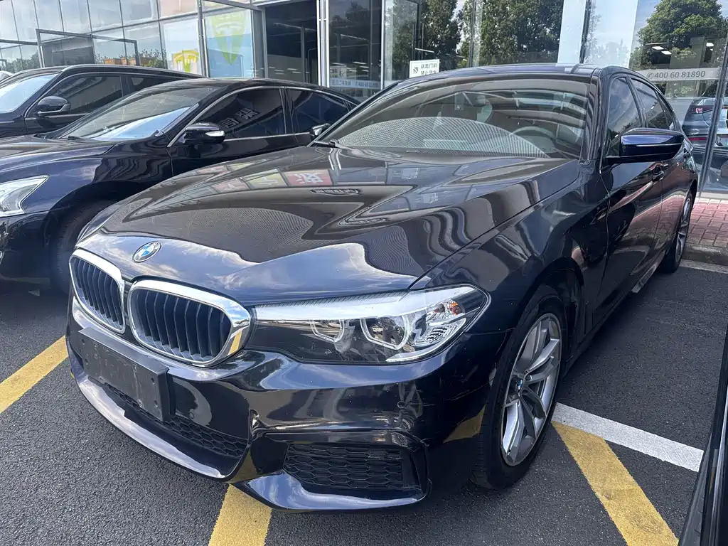 BMW 5 Series — фото 1