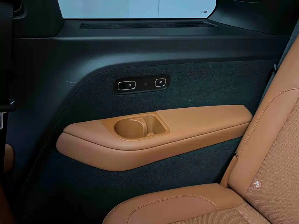 Li Auto Li L9 — миниатюра 24