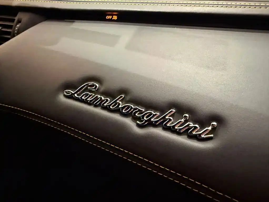 Lamborghini Aventador — миниатюра 11