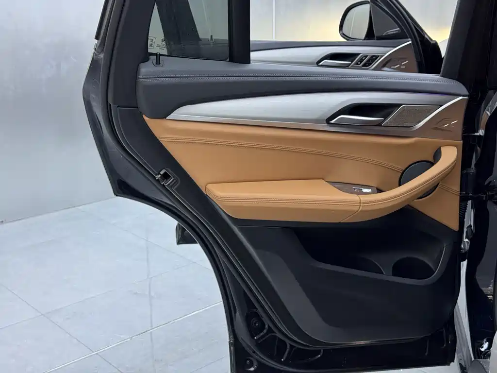 BMW iX3 — миниатюра 10