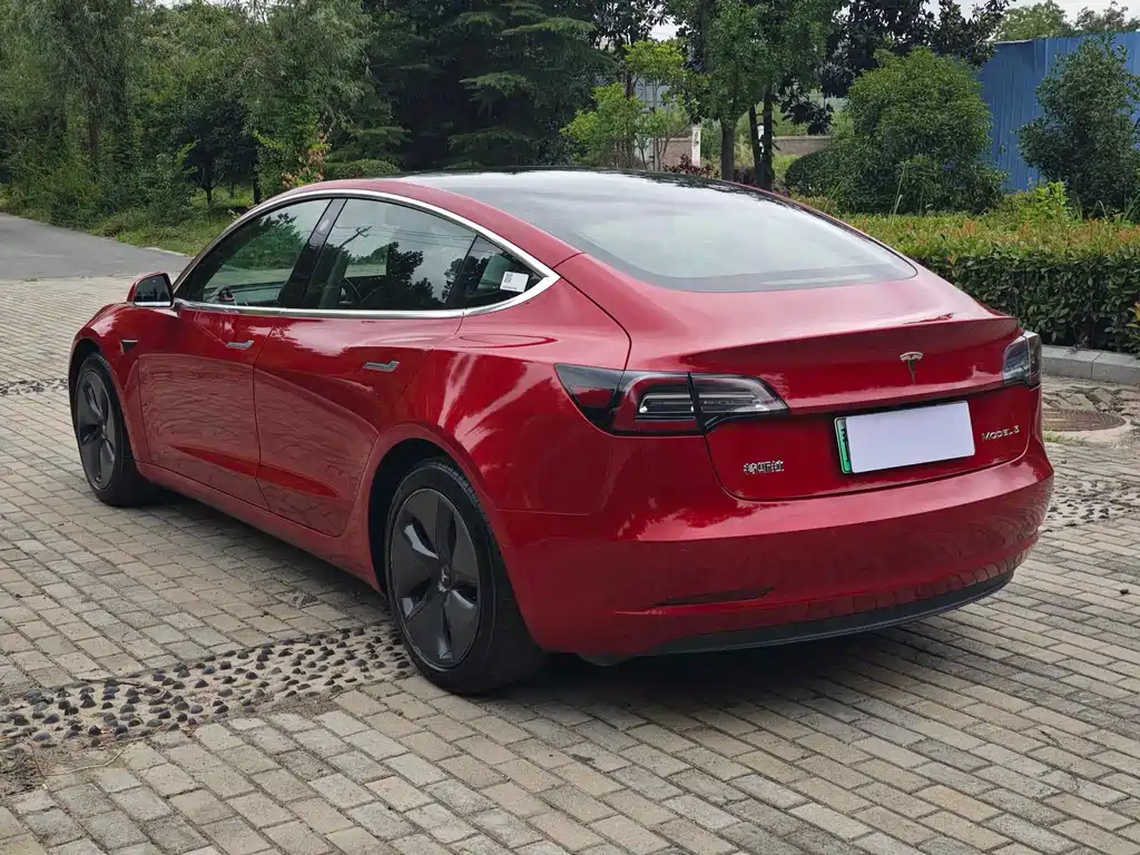 Tesla Model 3 — миниатюра 8