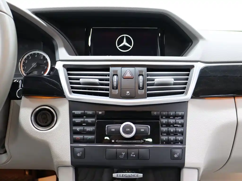 Mercedes-Benz E-Class (Import) — миниатюра 13