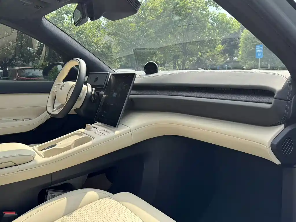 NIO ES6 — миниатюра 12