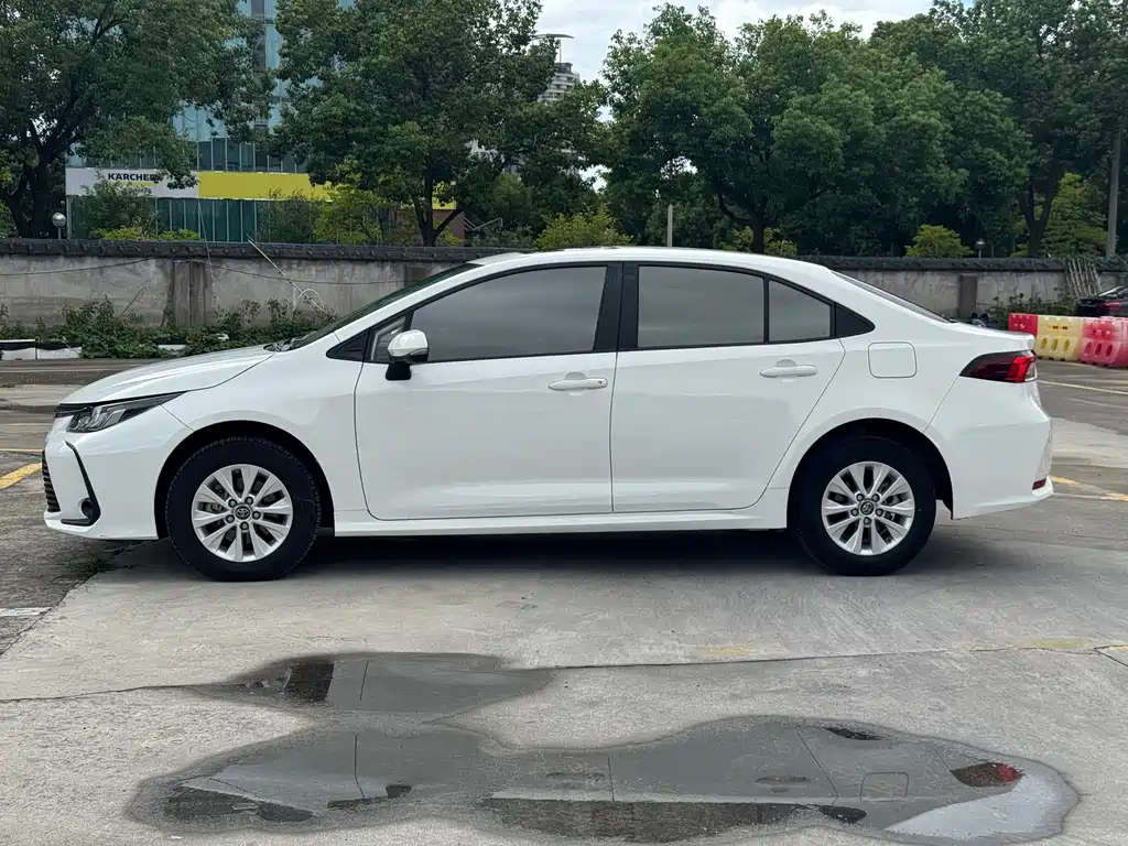 Toyota Corolla — миниатюра 10