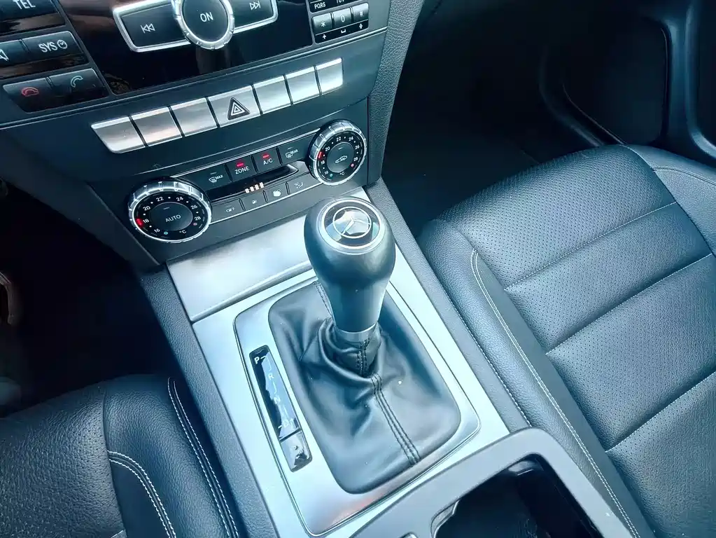 Mercedes-Benz C-Class (Import) — миниатюра 19