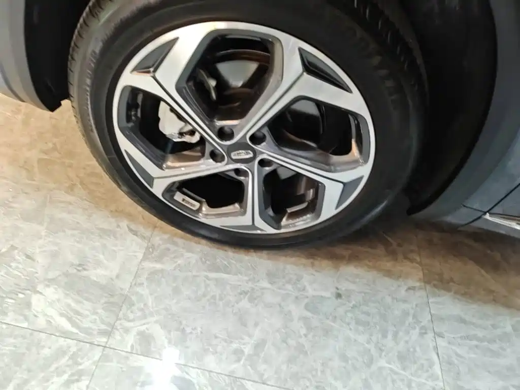 Geely Xingyue L — миниатюра 23