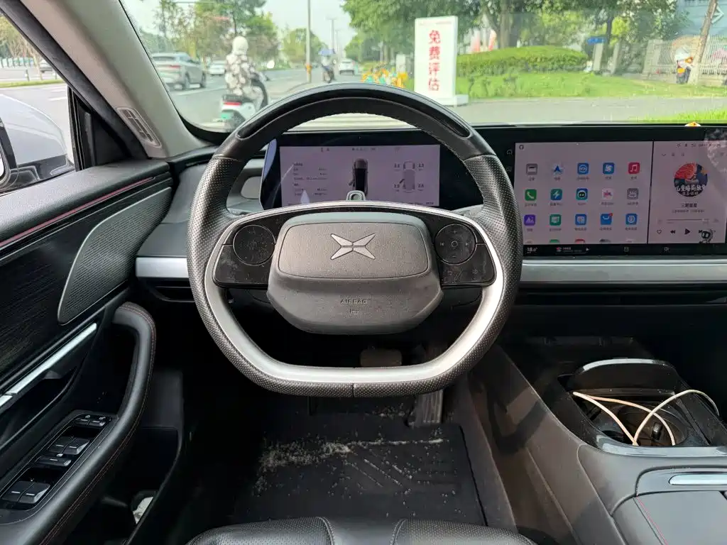 XPeng P7 — миниатюра 14