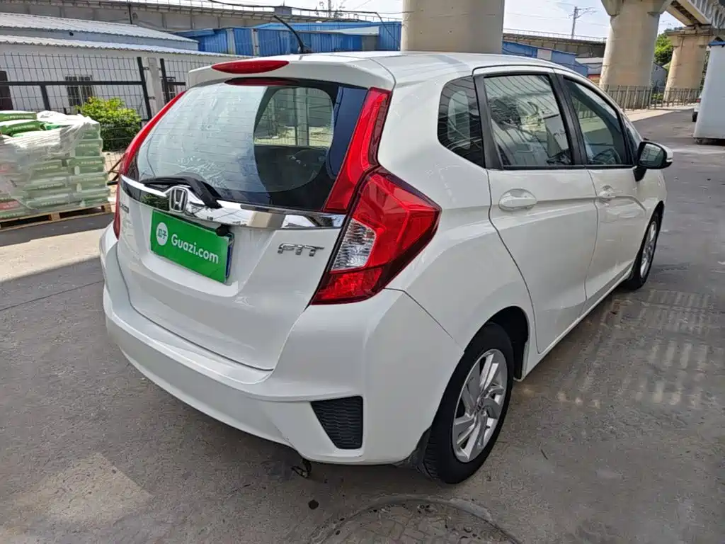 Honda Fit — миниатюра 7