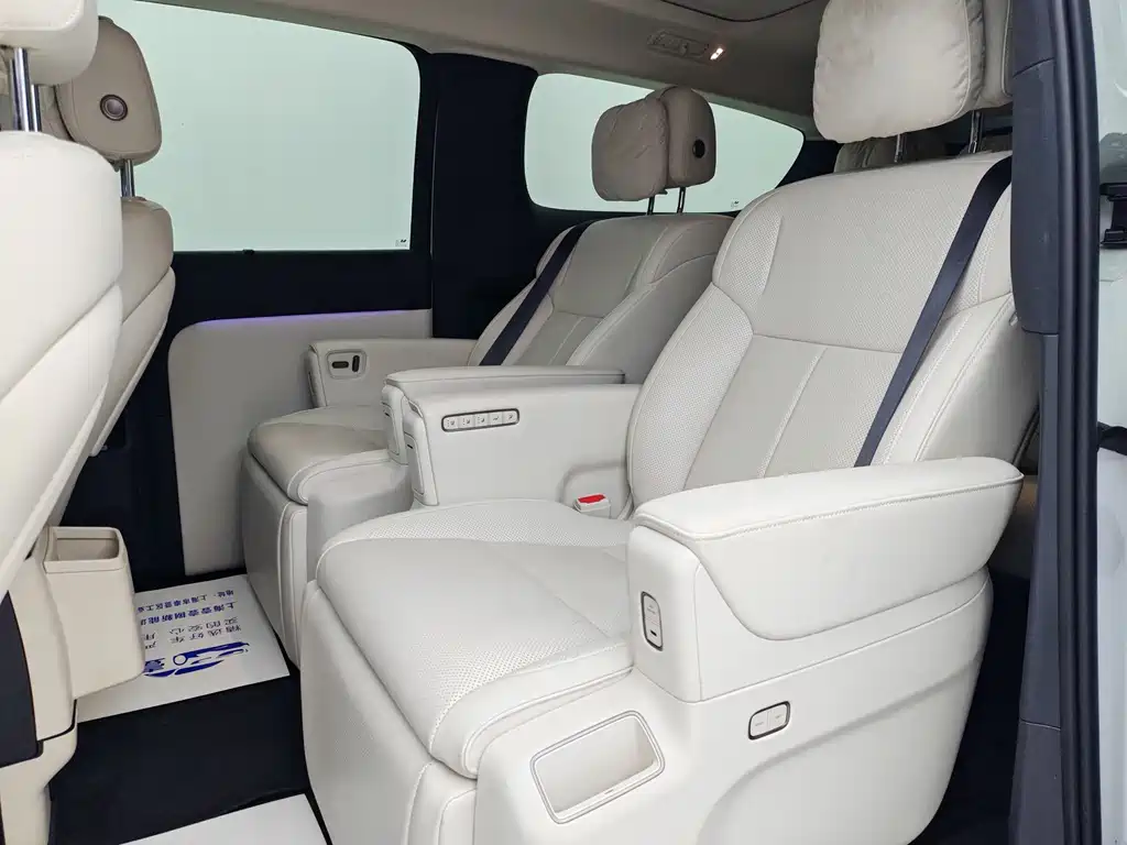 Li Auto MEGA 2025 Home