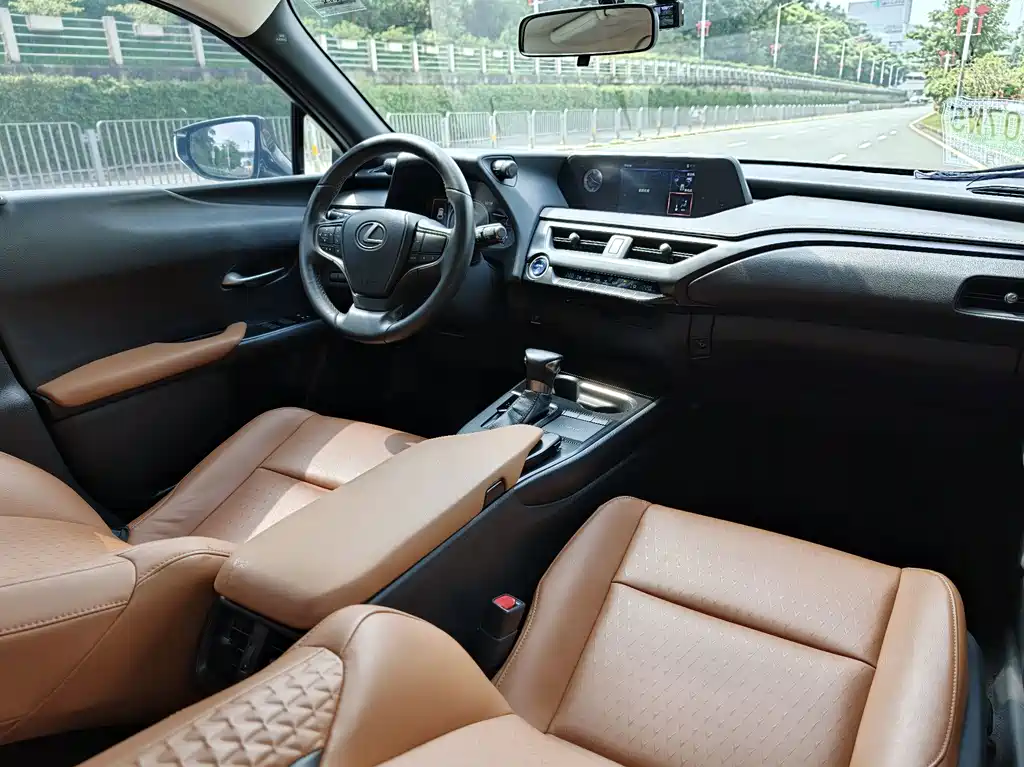 Lexus UX — миниатюра 9