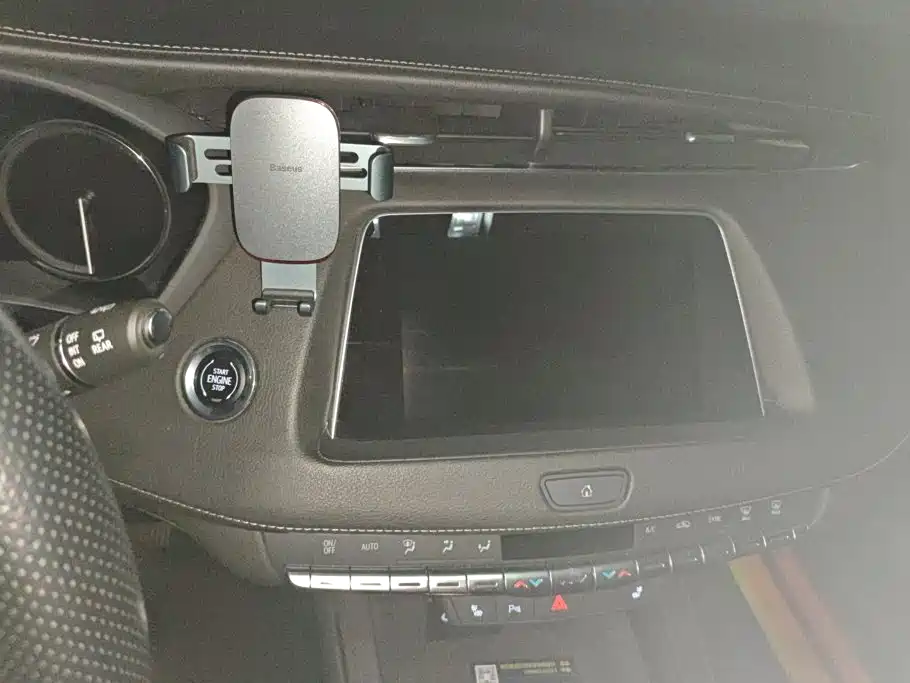 Cadillac XT4 — миниатюра 13