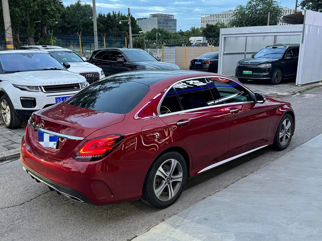 Mercedes-Benz C-Class — миниатюра 4