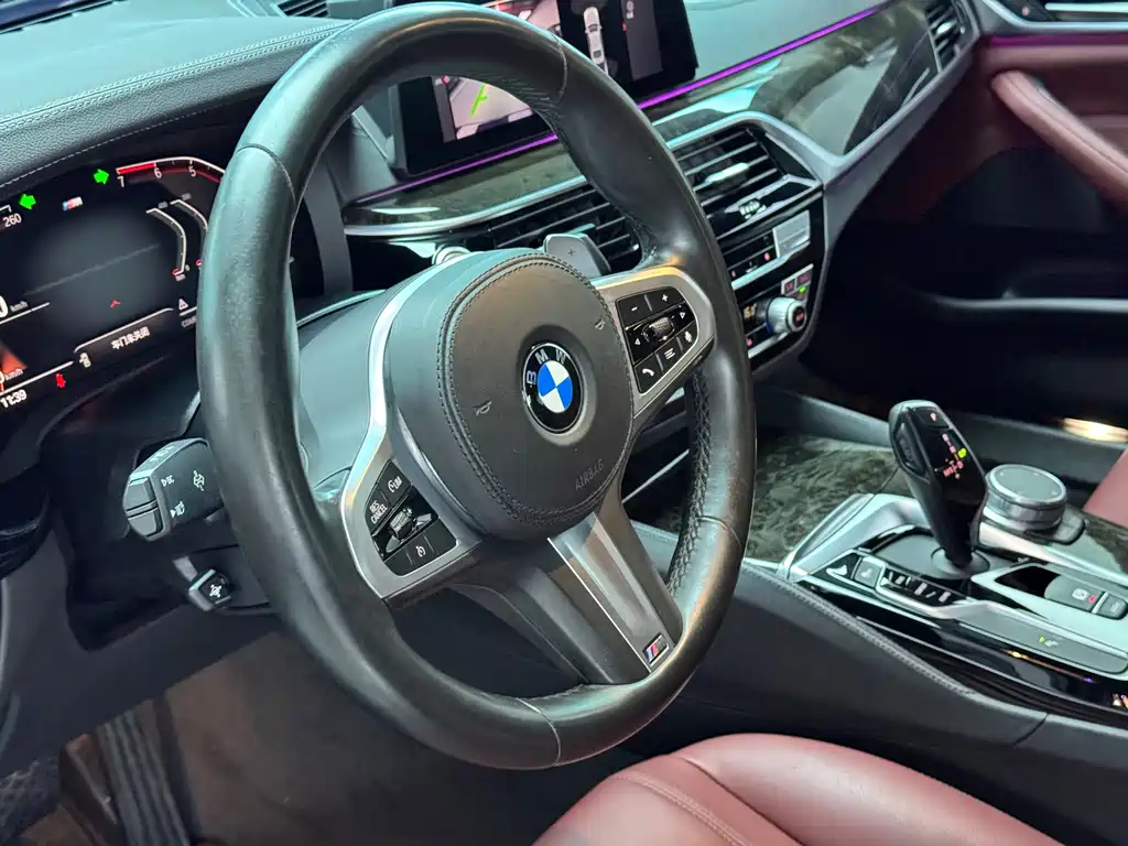 BMW 5 Series — миниатюра 6