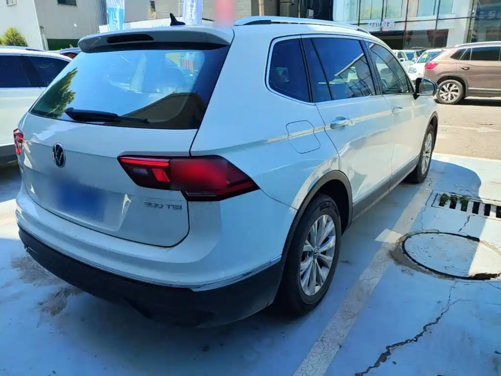 Volkswagen Tiguan L — миниатюра 7