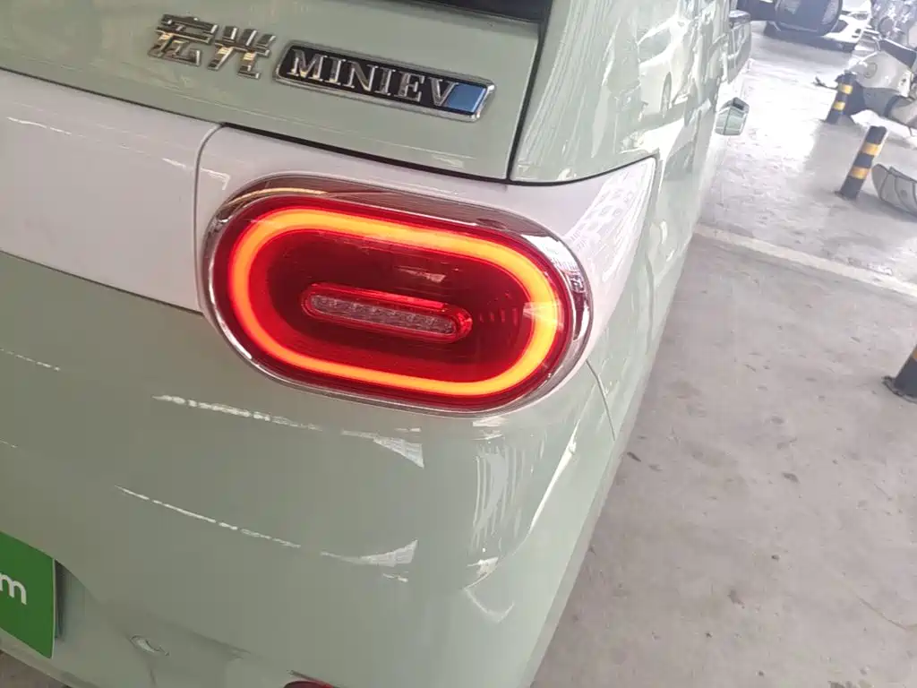 Wuling MINIEV — миниатюра 8