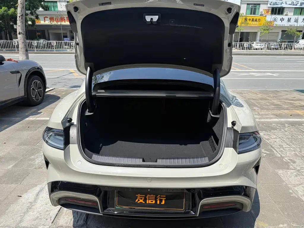 Xiaomi SU7 — миниатюра 19