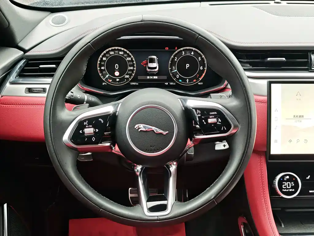 Jaguar F-PACE — миниатюра 8