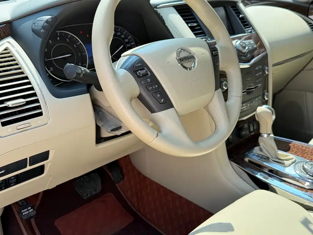 Nissan Patrol — миниатюра 10