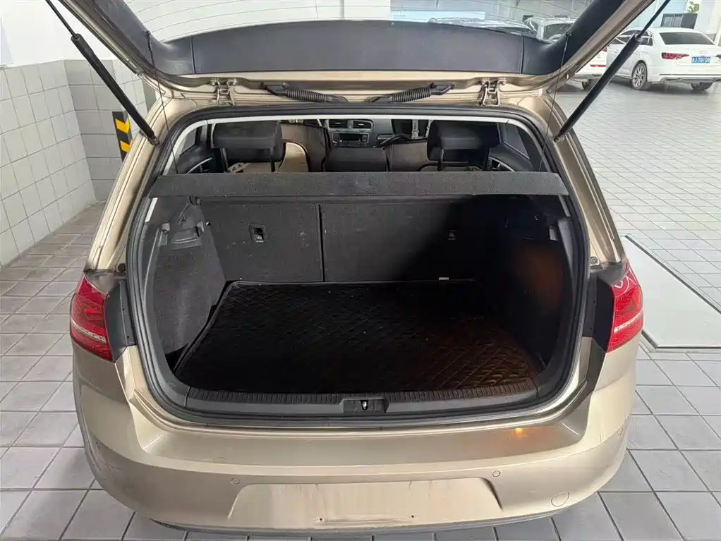 Volkswagen Golf — миниатюра 9