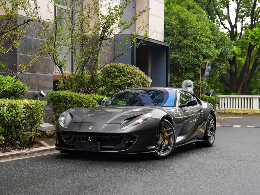 Ferrari 812 — фотографии объявления, Фото 2