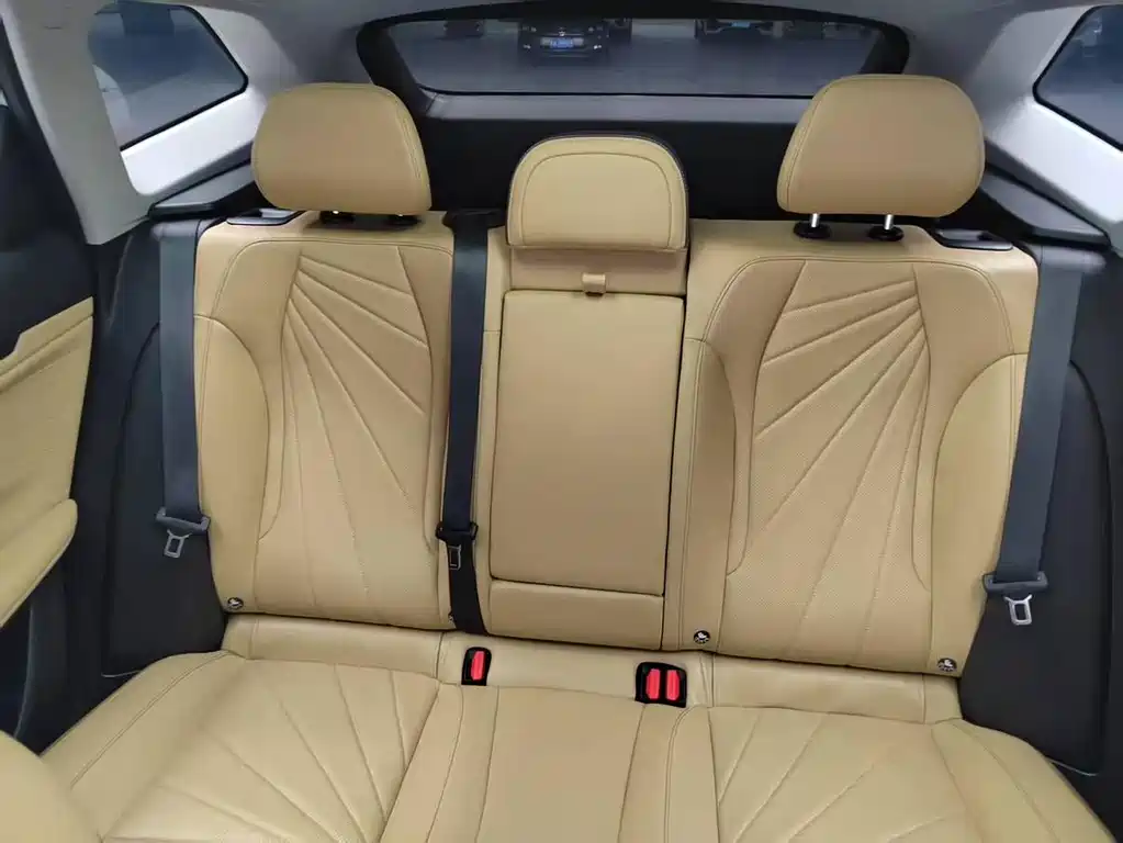 Geely Boyue L — миниатюра 15