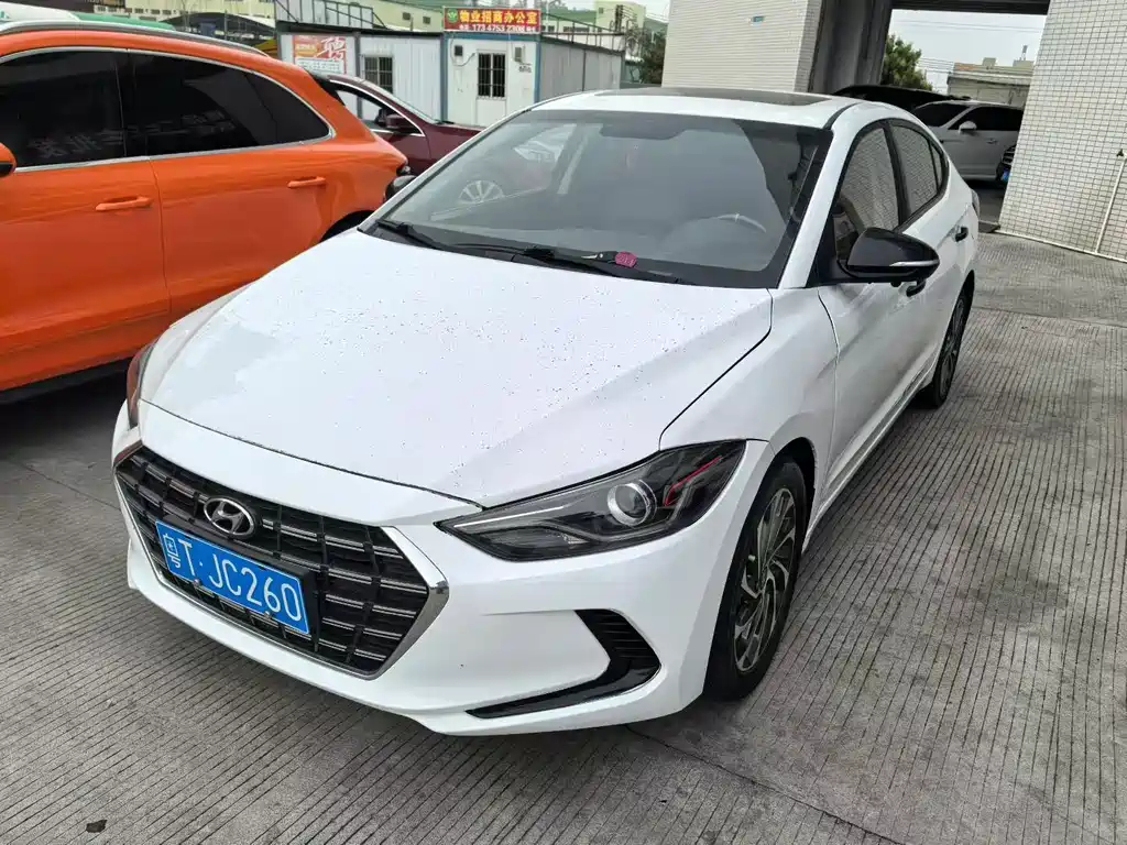 Hyundai Elantra 2021