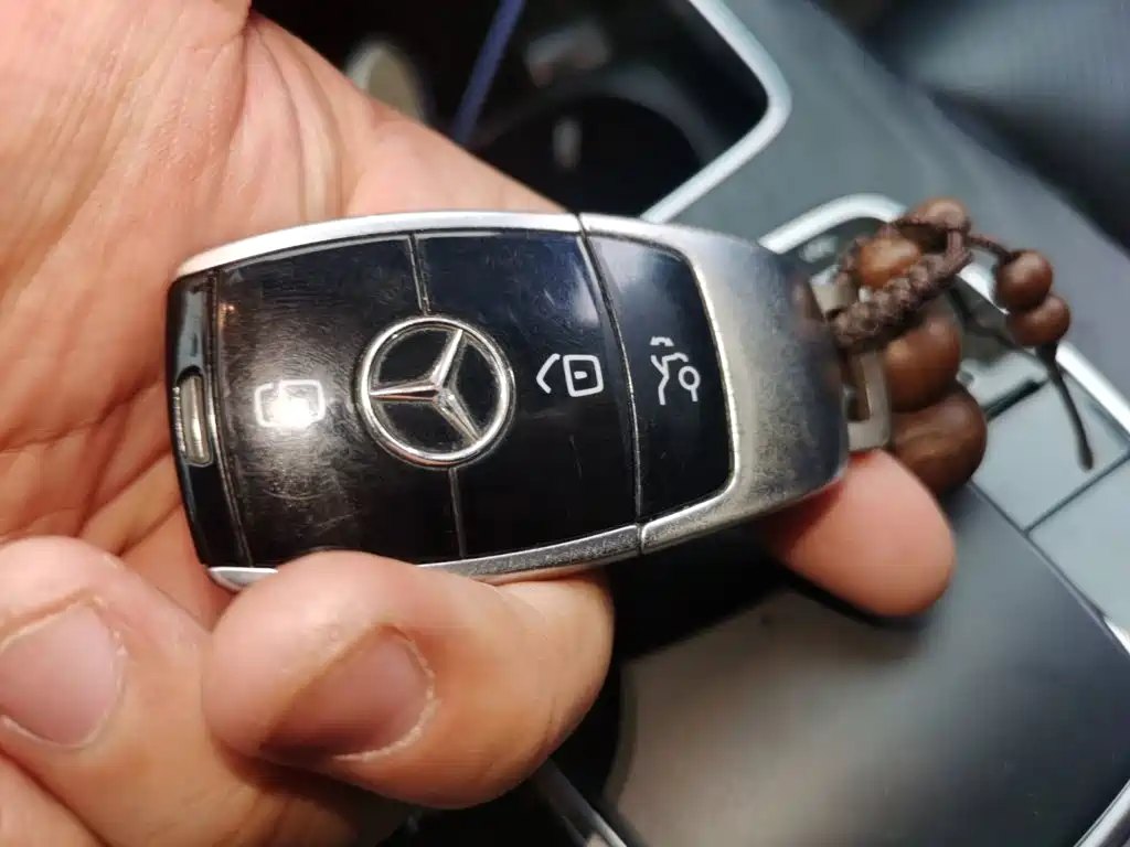 Mercedes-Benz E-Class — миниатюра 9