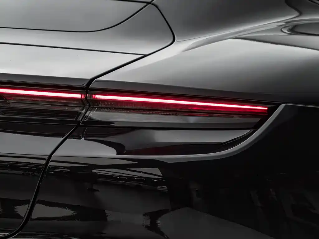 Porsche Taycan — миниатюра 8