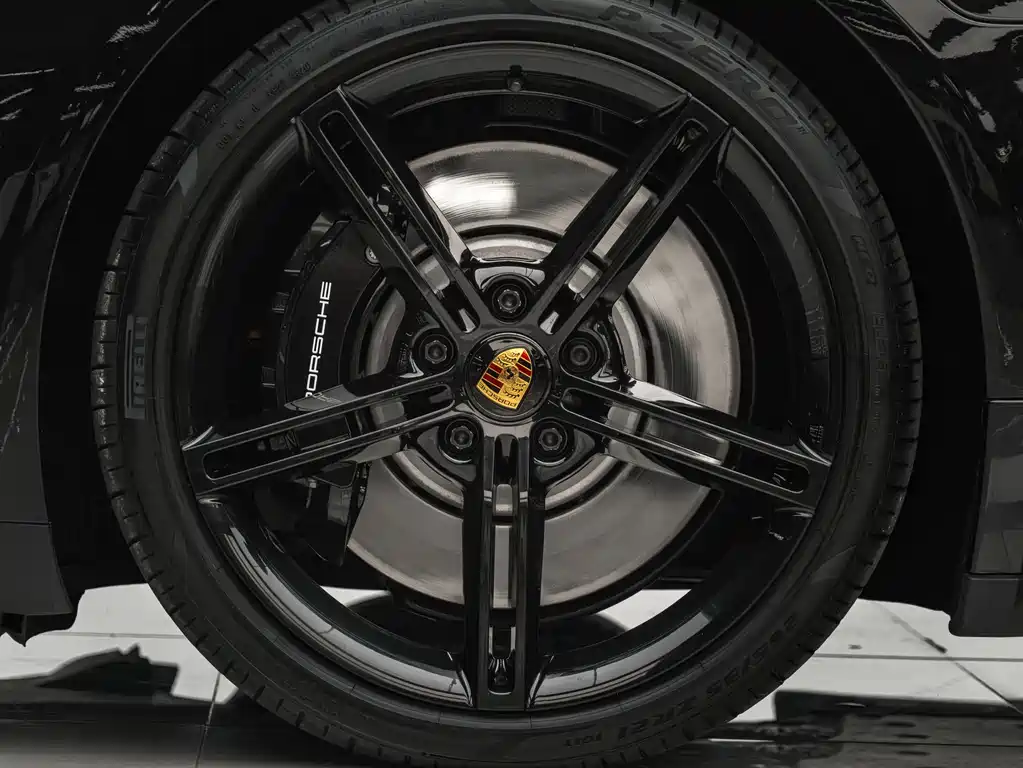 Porsche Taycan — миниатюра 13