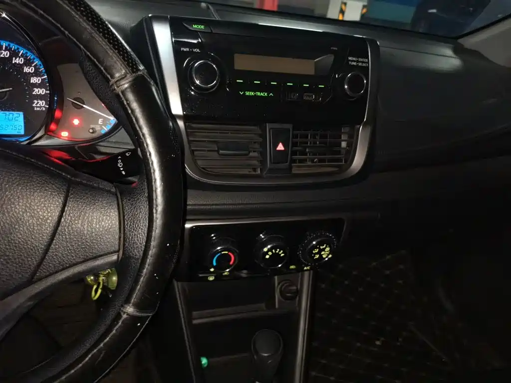 Toyota Yaris L — миниатюра 14