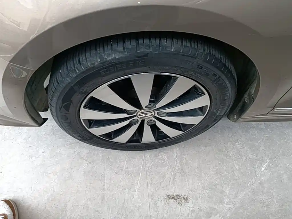 Volkswagen Sagitar — миниатюра 23