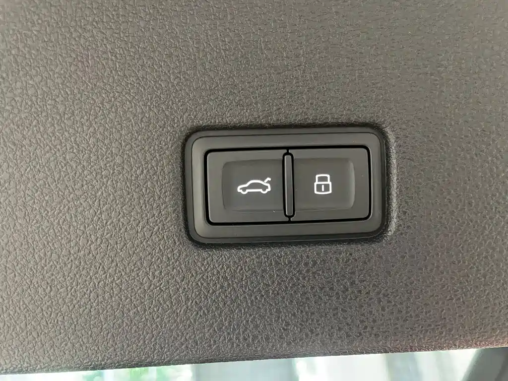 Audi Q8 — миниатюра 28