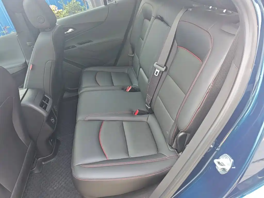 Chevrolet Equinox — миниатюра 17