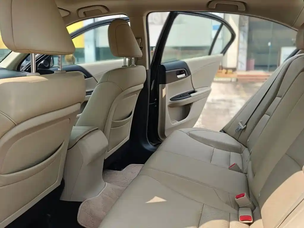 Honda Accord — миниатюра 8
