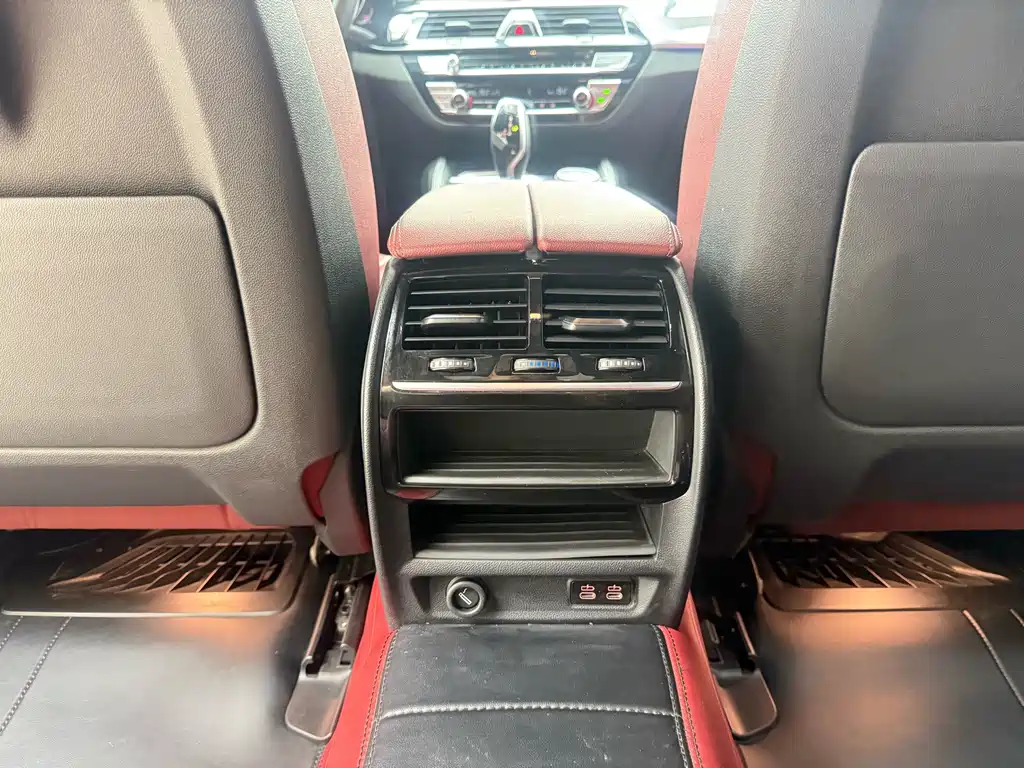 BMW 5 Series — миниатюра 13
