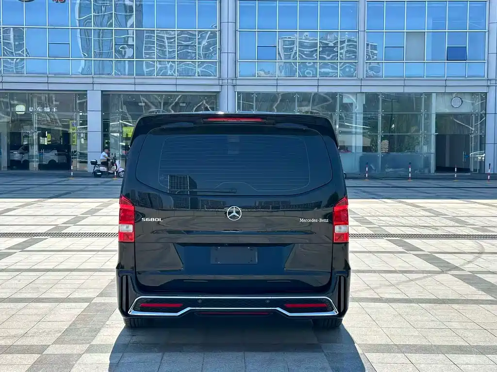 Mercedes-Benz Vito 2024 2.0T Elite 7 мест