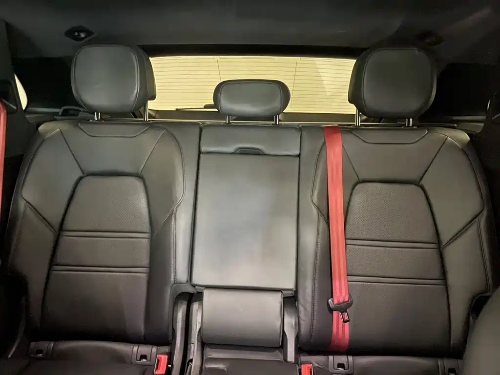 Porsche Cayenne — миниатюра 12