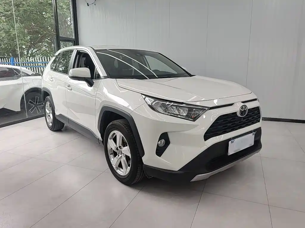 Toyota RAV4 — миниатюра 4