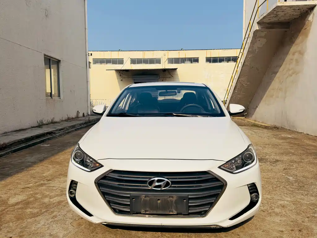 Hyundai Elantra — миниатюра 2