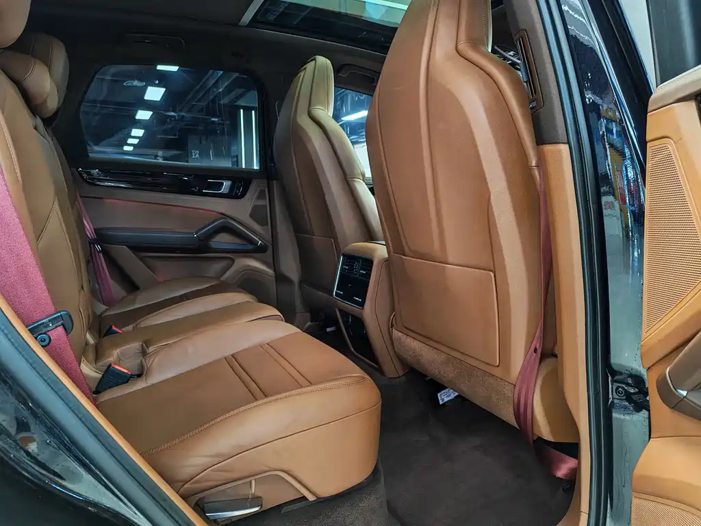 Porsche Cayenne Hybrid — миниатюра 9
