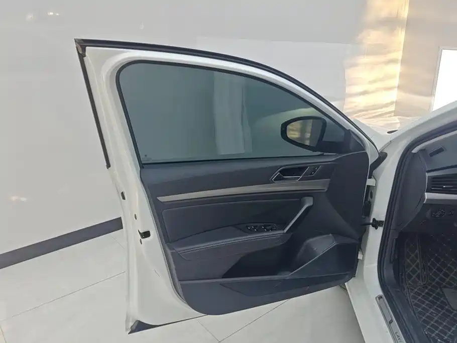 Volkswagen Lavida — миниатюра 7